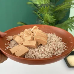 ২ কেজি মিষ্টি দইয়ের সাথে ৫০০ গ্রাম দেশি লাল চিড়া ফ্রী।